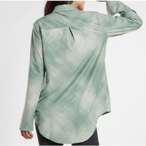 ATHLETA Urbanite Top Long Sleeve Button Up Shirt Size Medium - Picture 2 of 7